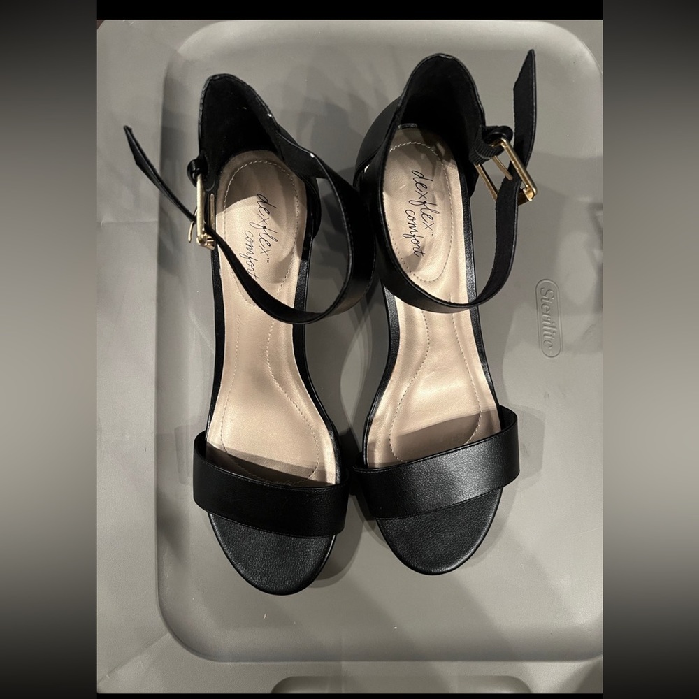 Women’s Black Sandals Size 12